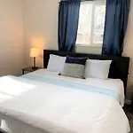 2 King Beds In Cool Upper Unit In Denver