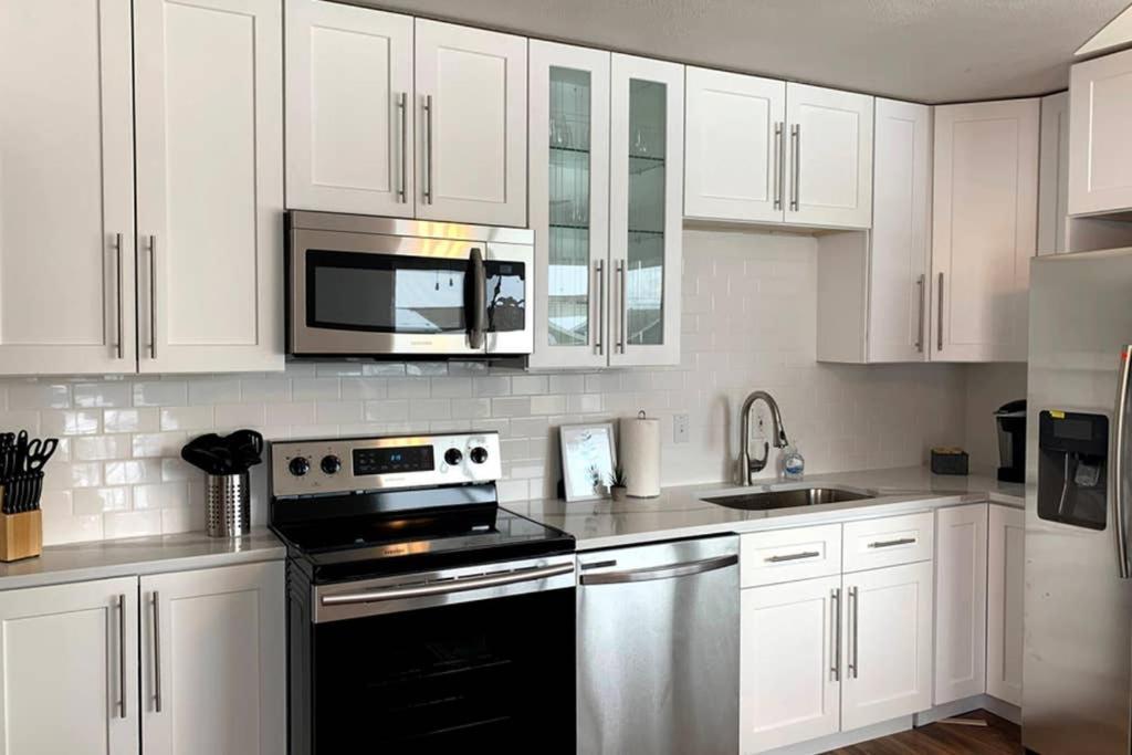 2 King Beds In Cool Upper Unit In